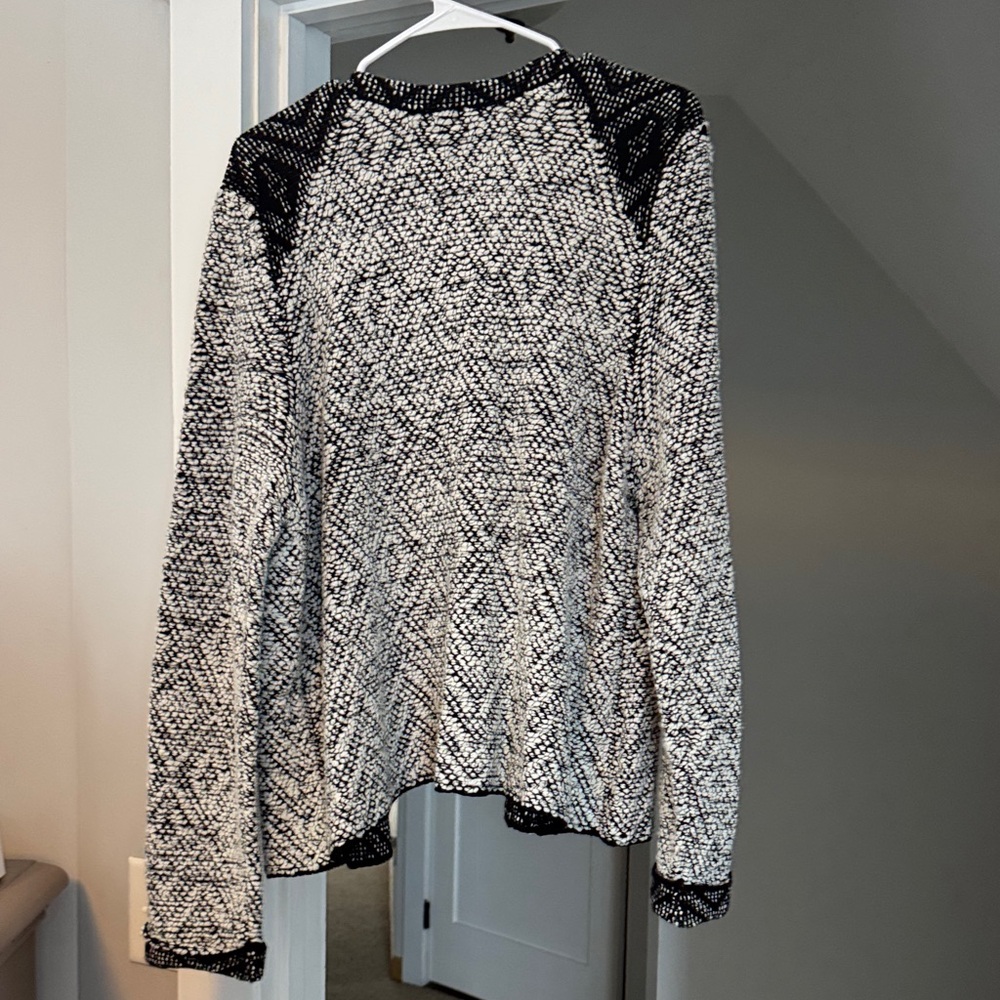 Chic Black and White Patterned Cardigan Jacket - Picture 5 of 5
